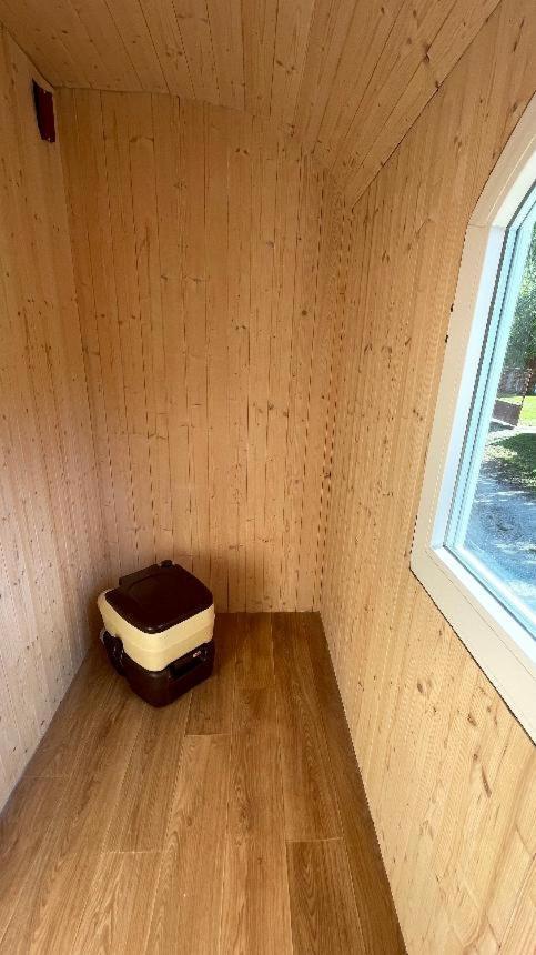 Glamping - Stylova Maringotka V Srdci Ladova Kraje, Pobliz Hlavniho Mesta Prahy Stribrna Skalice Kültér fotó